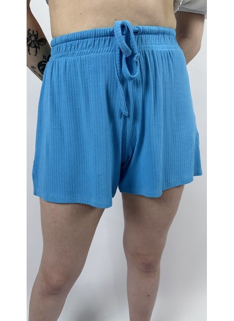 short feminino canelado riu kiu com fenda azul 9
