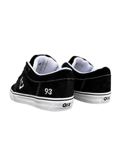 tenis qix ninety three 93 preto solado branco 5