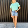 camiseta feminina cropped estonada mahai logo minimalista verde agua 7