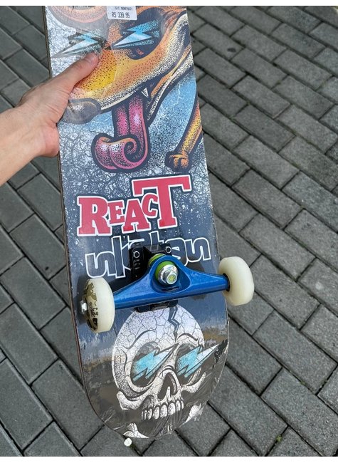 skate montado street react raposa e caveira 6