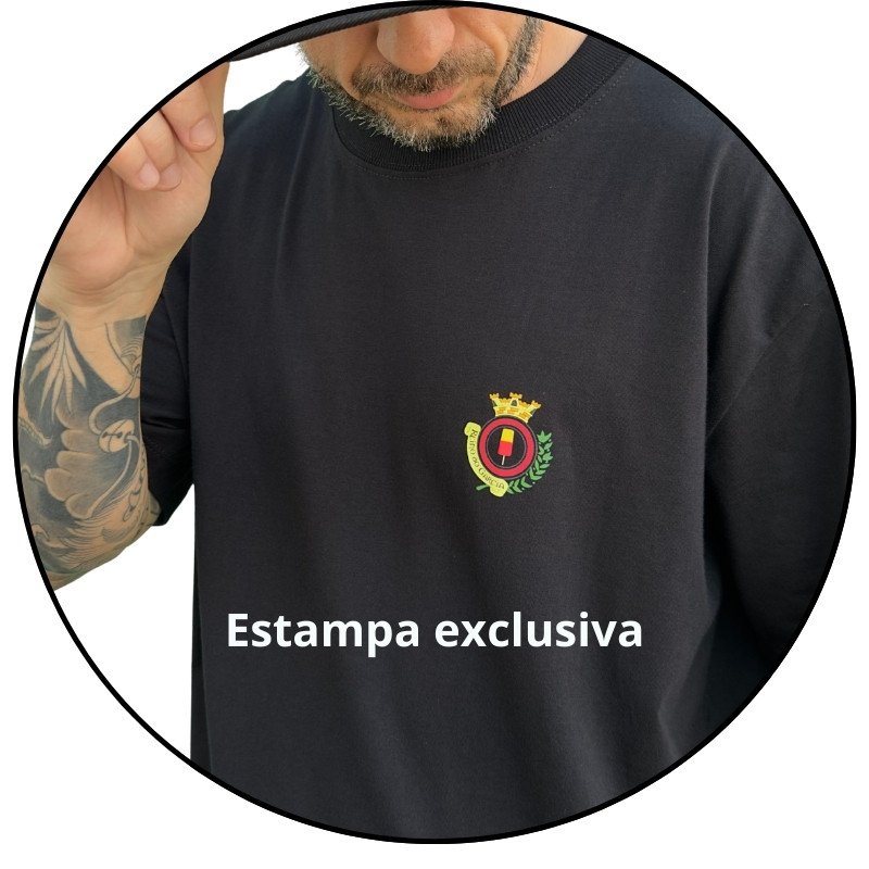 camiseta masculina reino do garcia mini brasao preta descricao