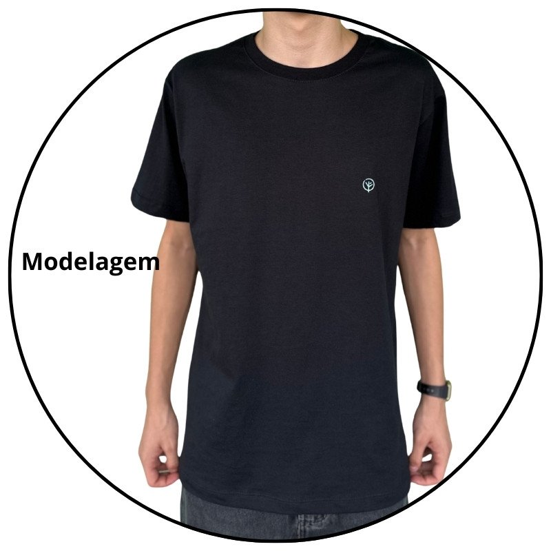 camiseta masculina regular mahai mini logo preta descricao 2