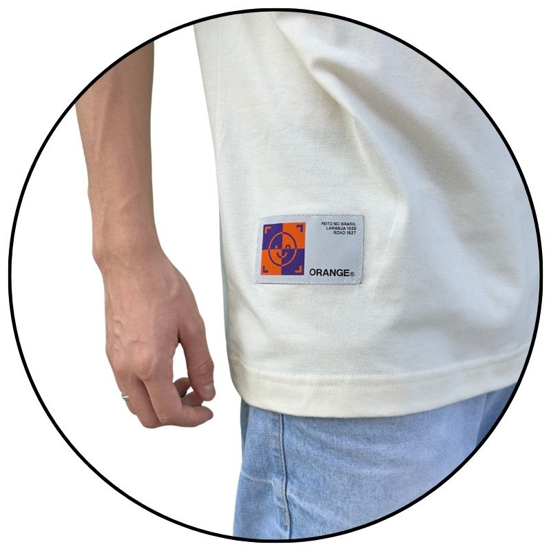 camiseta masculina orange core smile bege descricao 2