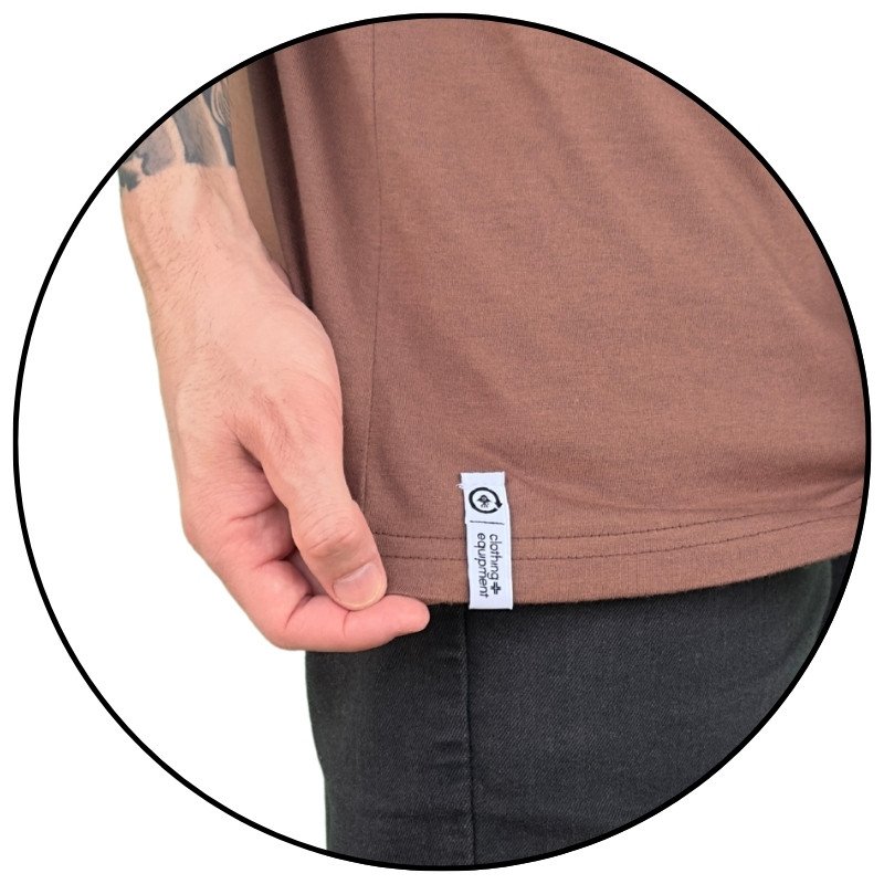 camiseta masculina lrg stay stacked tee marrom descricao 2